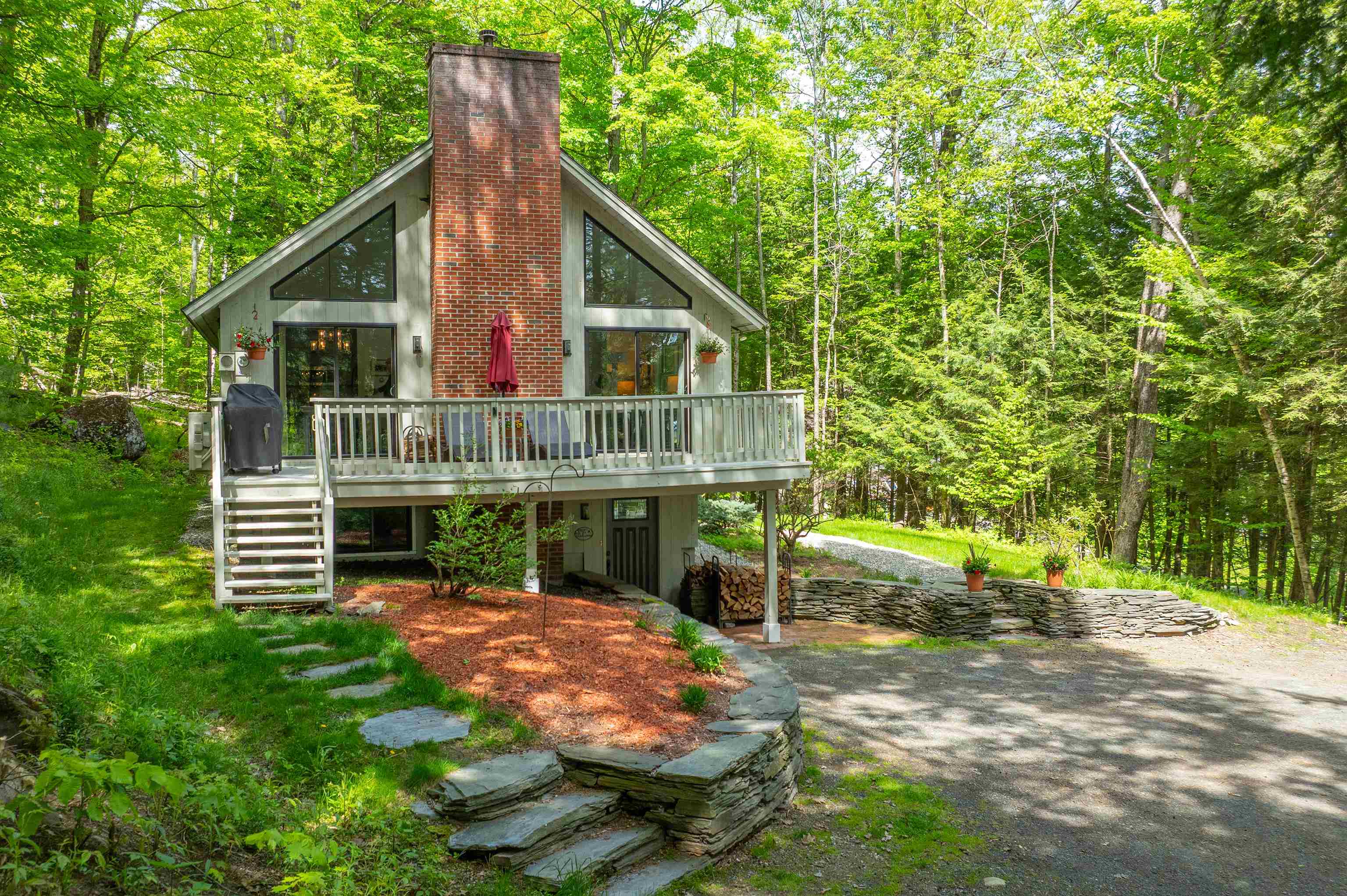 1196 Marsh Family Road, Unit 7176 Hartford, VT 05059 - Photo 2 of 49