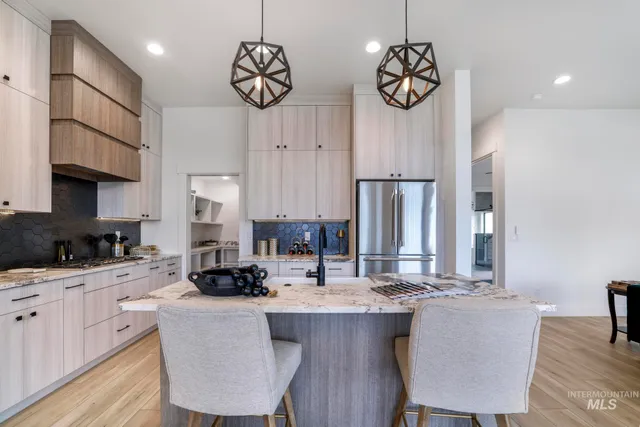 $650,000 | 525 Canyon Crest Drive, Twin Falls, ID 83301