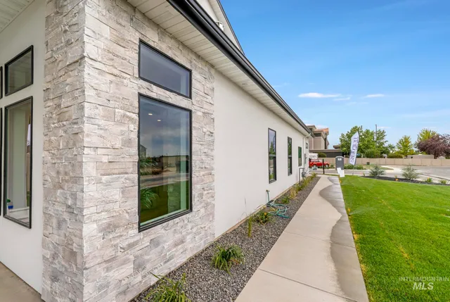 $650,000 | 525 Canyon Crest Drive, Twin Falls, ID 83301