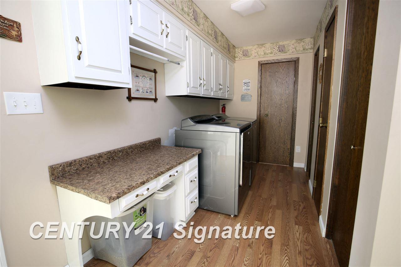 1890 East Brooks Road Midland, MI 48640 - Photo 9 of 53
