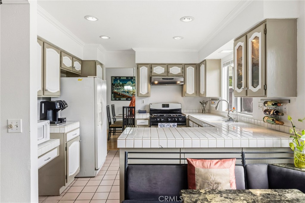 9338 Loquat Drive Riverside, CA 92508 - Photo 12 of 57
