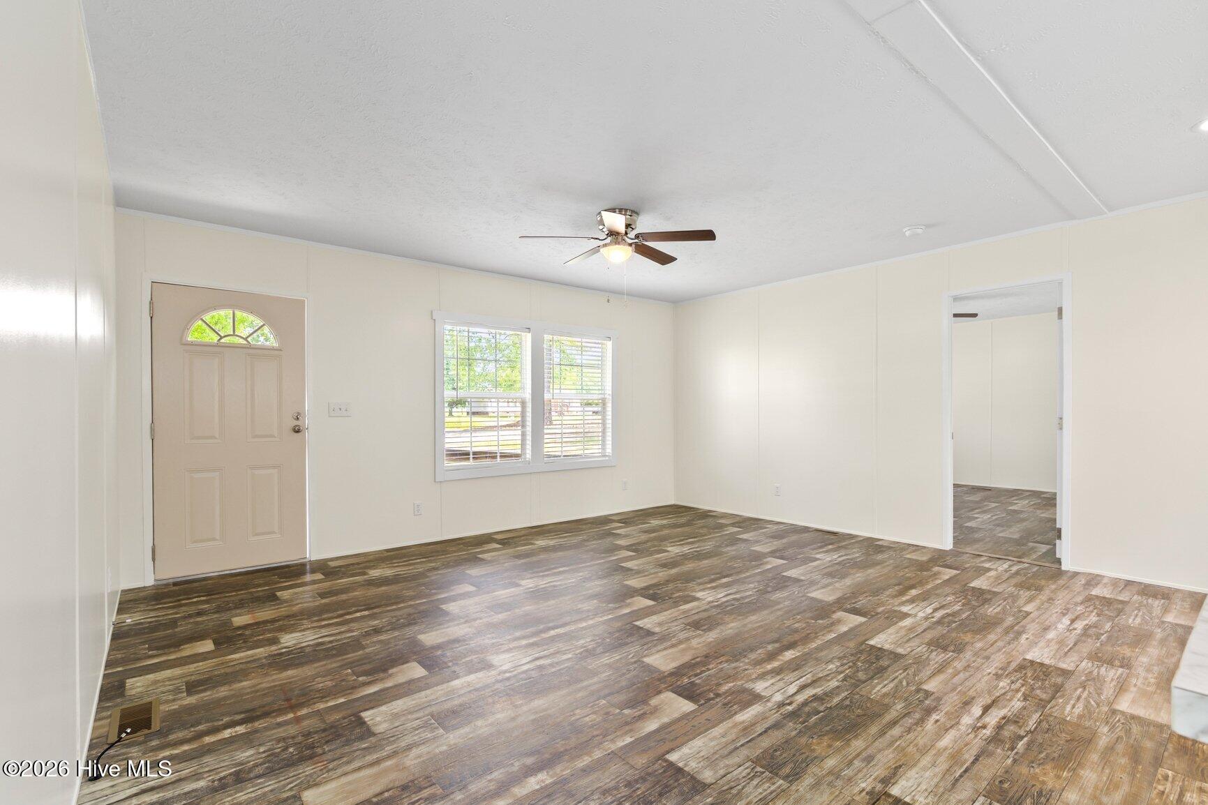 486 Cutchin Farm Road Tarboro, NC 27886 - Photo 11 of 31 Great Room