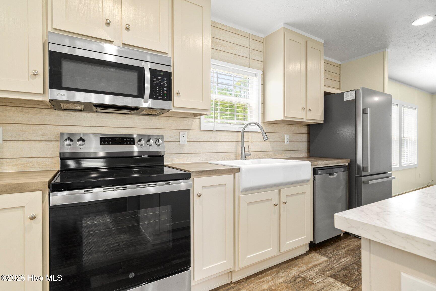 486 Cutchin Farm Road Tarboro, NC 27886 - Photo 13 of 31 Large Eat-In Kitchen
