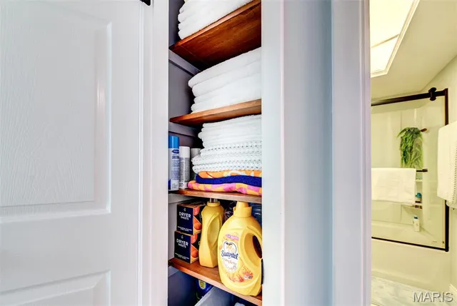 $159,900 | 10123 Sakura Drive, Unit A, St. Louis, MO 63128