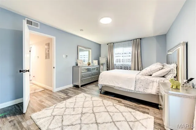 $159,900 | 10123 Sakura Drive, Unit A, St. Louis, MO 63128