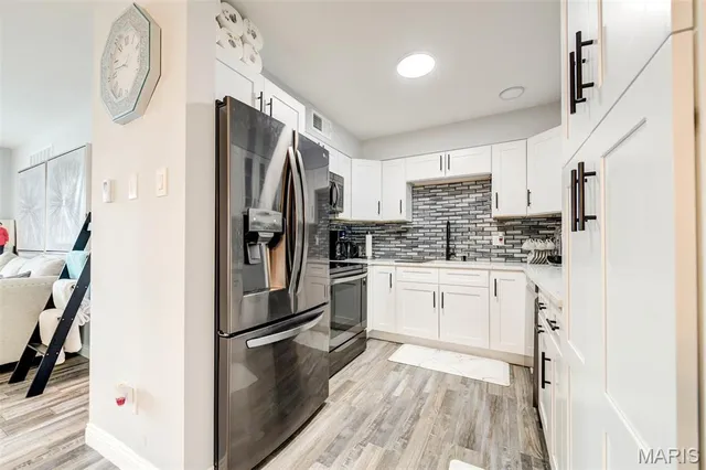 $159,900 | 10123 Sakura Drive, Unit A, St. Louis, MO 63128