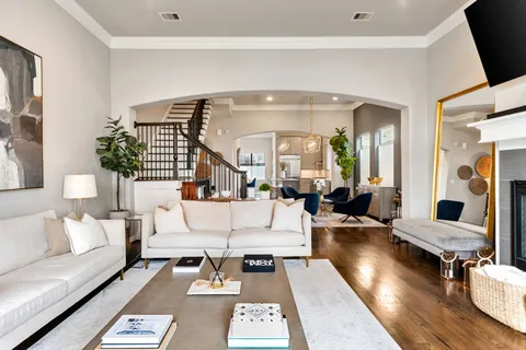 $1,050,000 | 306 West Saulnier Street, Houston, TX 77019