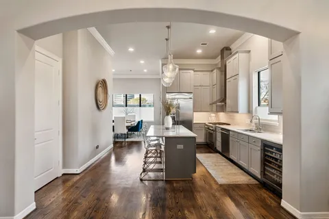 $1,050,000 | 306 West Saulnier Street, Houston, TX 77019