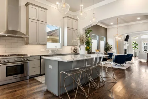 $1,050,000 | 306 West Saulnier Street, Houston, TX 77019