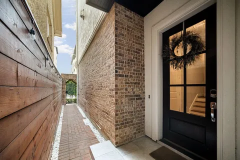 $1,050,000 | 306 West Saulnier Street, Houston, TX 77019