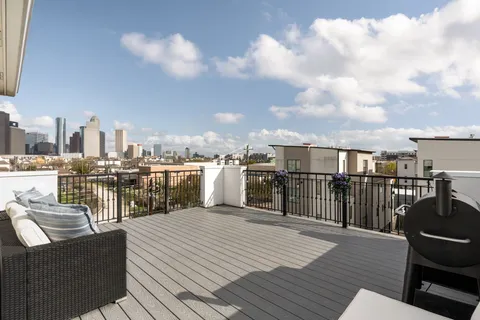 $1,050,000 | 306 West Saulnier Street, Houston, TX 77019