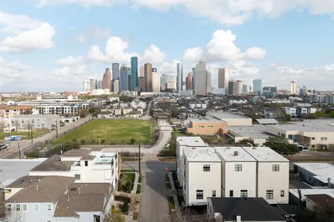 $1,050,000 | 306 West Saulnier Street, Houston, TX 77019