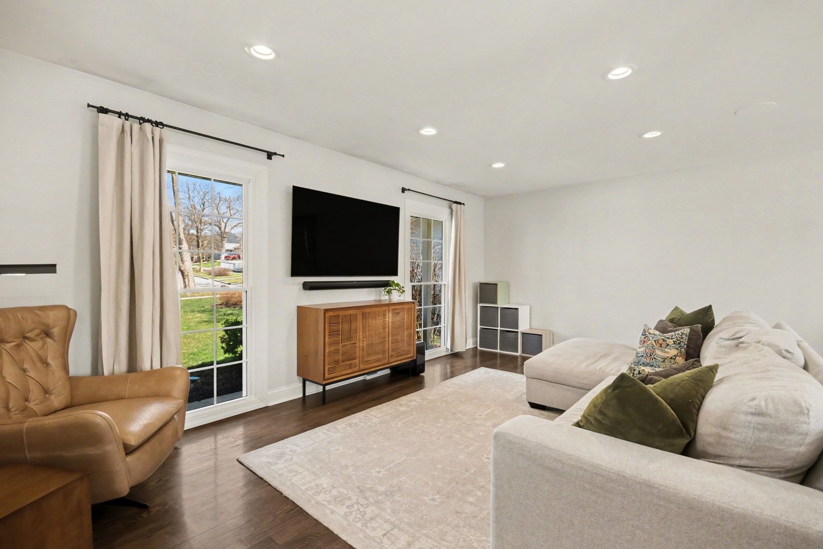 923 Oxford Road Glen Ellyn, IL 60137 - Photo 6 of 32