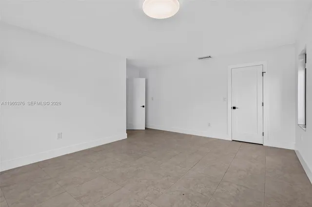 $5,500 | 20615 Northeast 9th Court, Miami, FL 33179