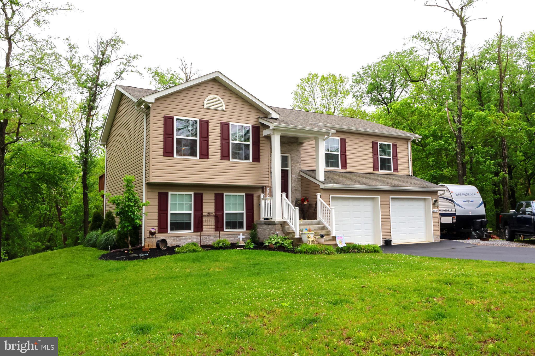 16919 Shaffer Road Sharpsburg, MD 21782 - Photo 56 of 58 a front view of house with yard and green space