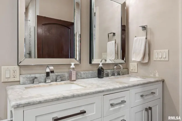 $749,000 | 201 Sand Trap Circle, Tipton, IA 52772