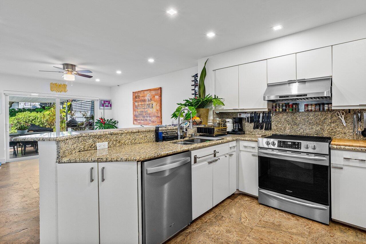 2093 Northwest 52nd Street, Unit 2093 Boca Raton, FL 33496 - Photo 11 of 30 013-2093Northwest52ndStreet-BocaRaton-FL