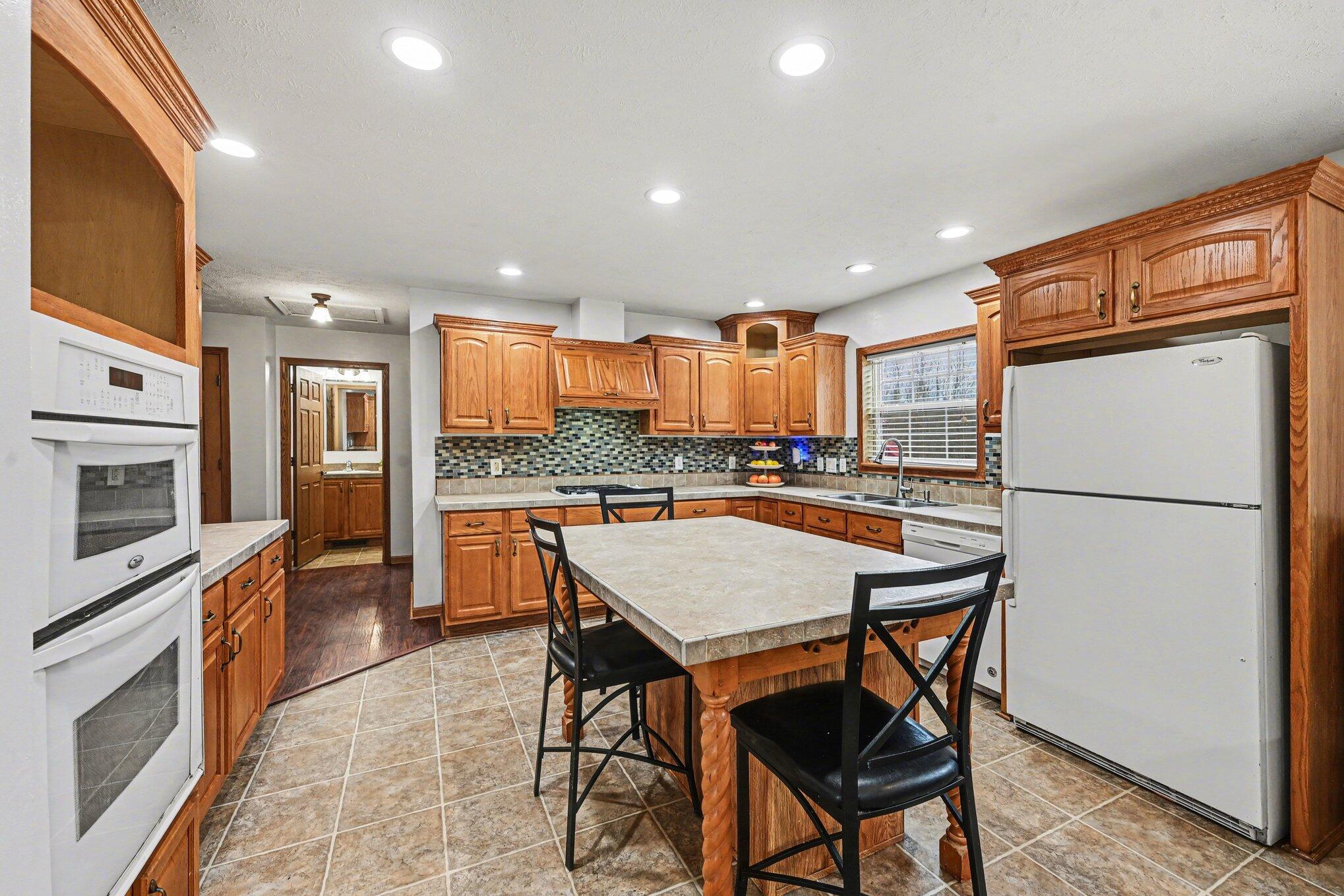 7776 Taylor Ridge Drive Delton, MI 49046 - Photo 8 of 26 009_file_2431