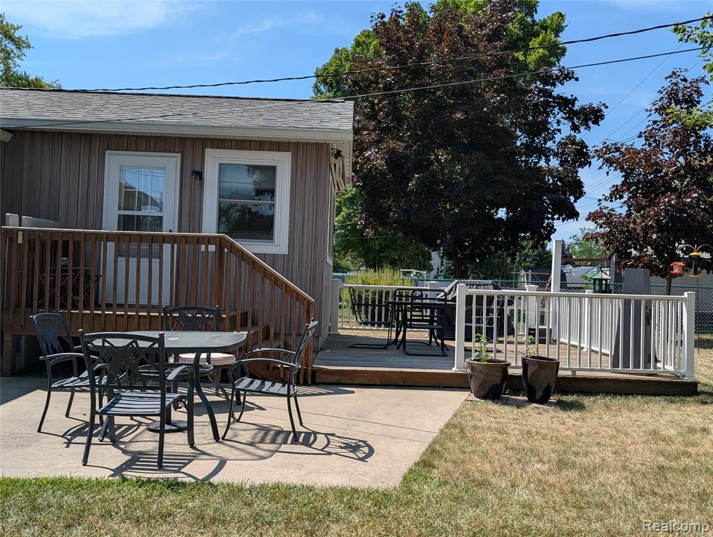 411 Cleveland Street Bad Axe, MI 48413 - Photo 11 of 56