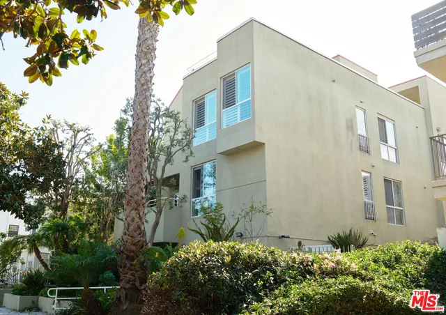 $3,495 | 1242 9th Court, Unit 2A, Santa Monica, CA 90401