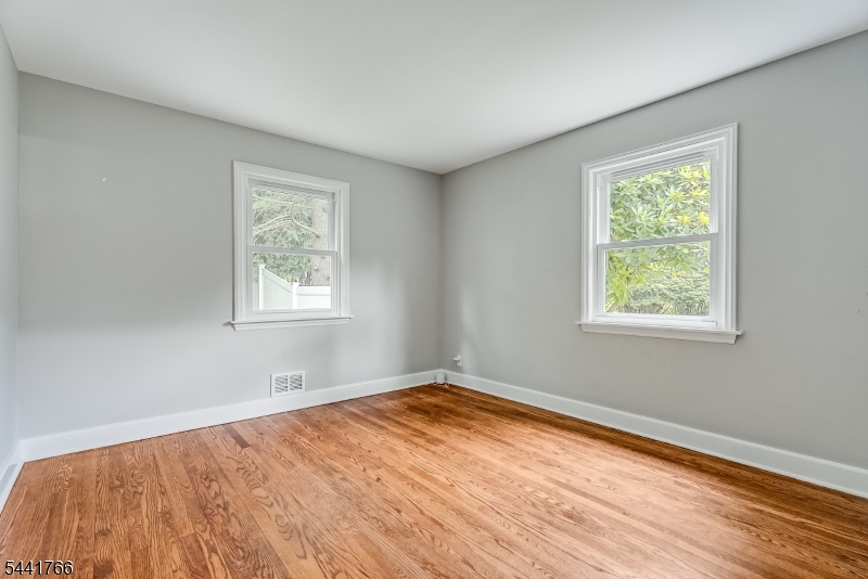 27 Dogwood Road Morris Plains, NJ 07950 - Photo 12 of 25