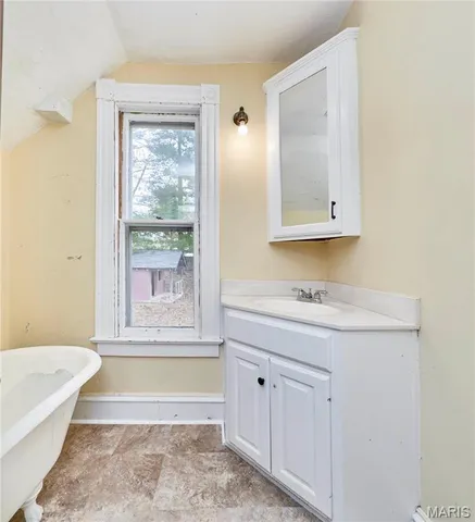 $1 | 201 West 2nd Street, Hermann, MO 65041