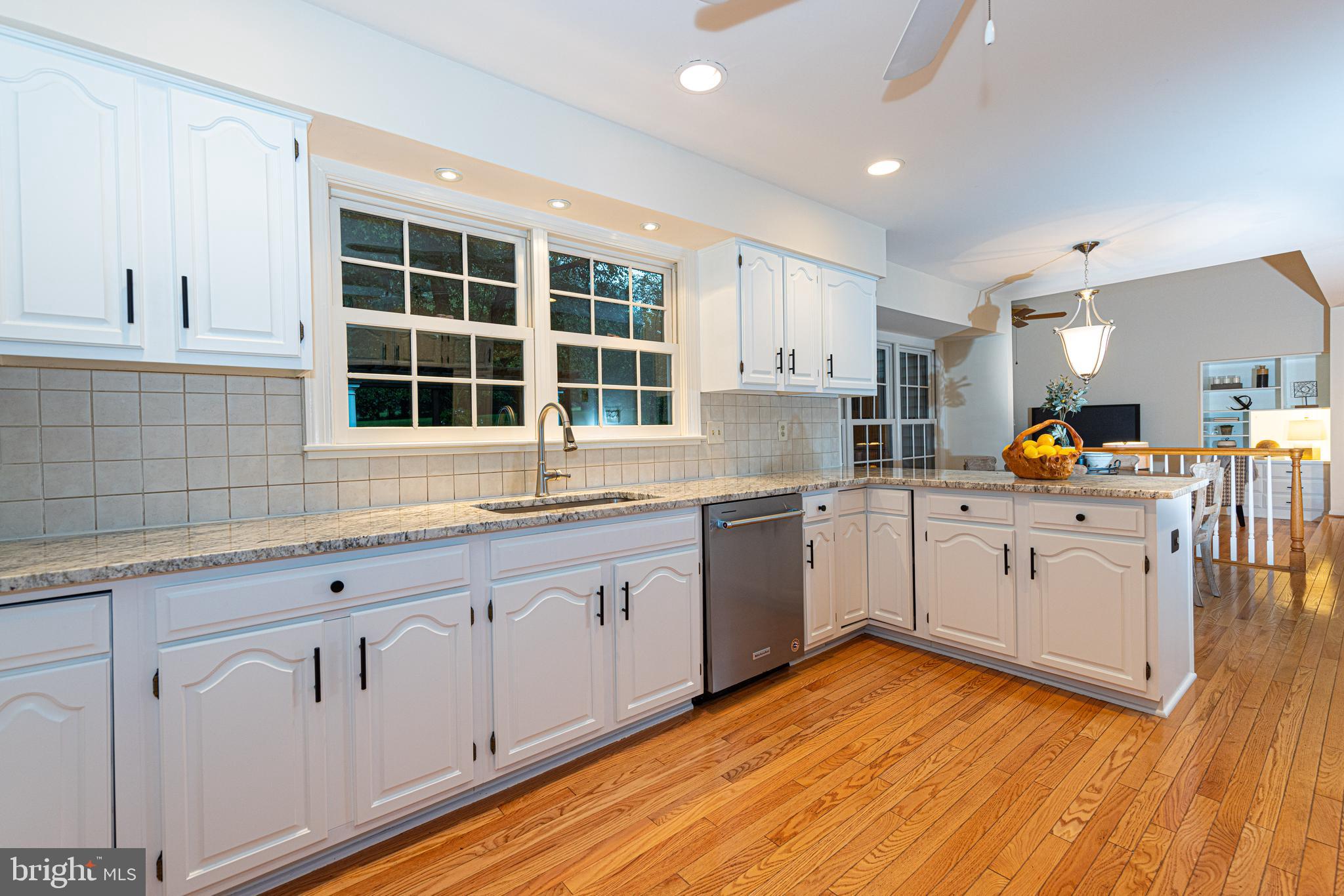 9702 Rambling Ridge Court Fairfax Station, VA 22039 - Photo 20 of 78 So much space to cook & entertain here