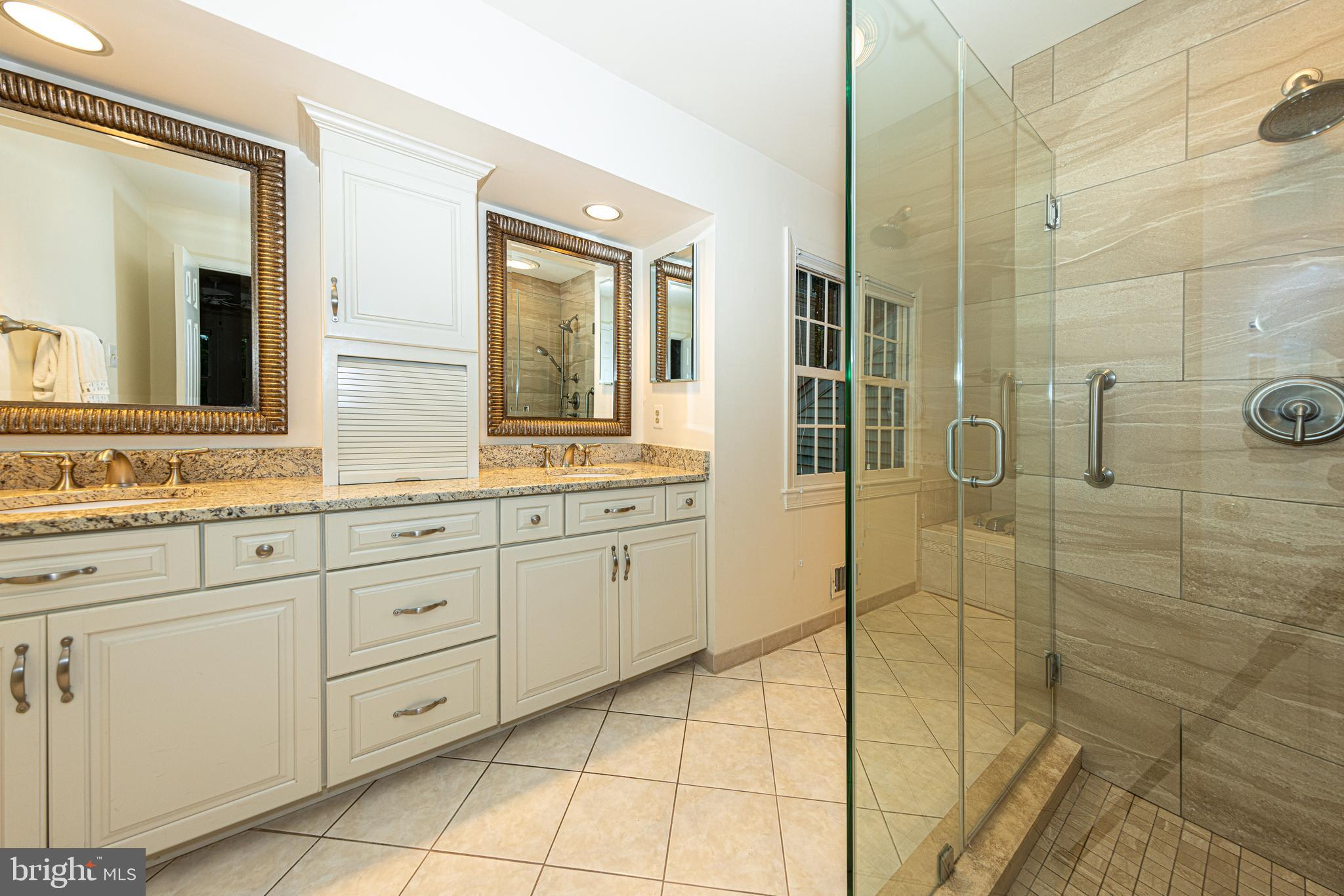 9702 Rambling Ridge Court Fairfax Station, VA 22039 - Photo 28 of 78 Spa Master Bathroom to enjoy