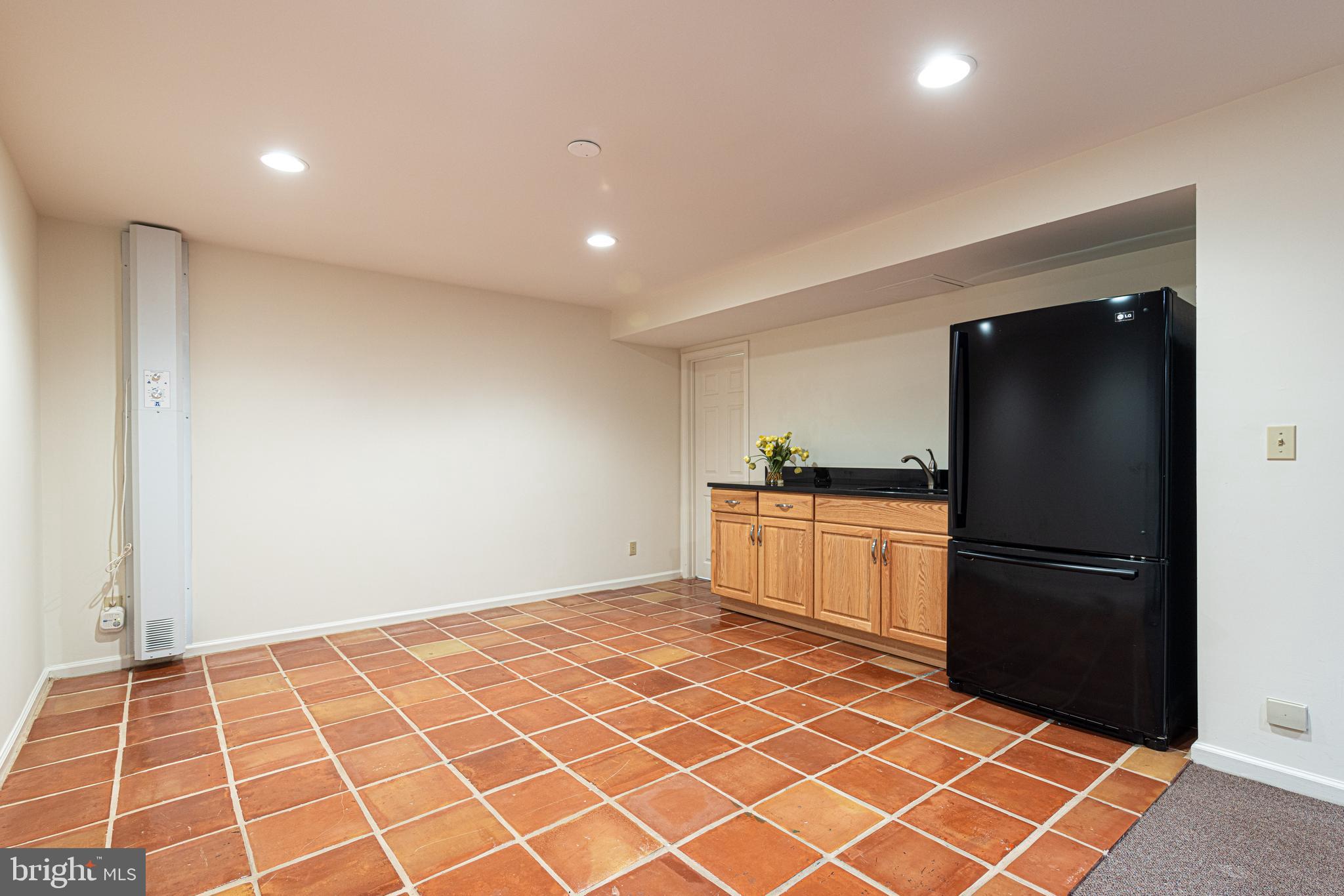 9702 Rambling Ridge Court Fairfax Station, VA 22039 - Photo 40 of 78 Convenient kitchenette for parties or guests