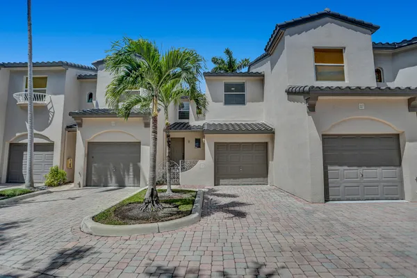 $4,200 | 1900 Oceanwalk Lane, Unit 115, Lauderdale-by-the-Sea, FL 33062