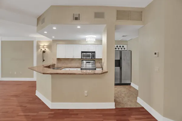 $4,200 | 1900 Oceanwalk Lane, Unit 115, Lauderdale-by-the-Sea, FL 33062