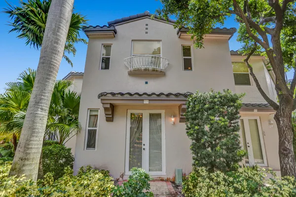 $4,200 | 1900 Oceanwalk Lane, Unit 115, Lauderdale-by-the-Sea, FL 33062