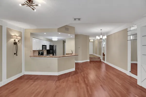 $4,200 | 1900 Oceanwalk Lane, Unit 115, Lauderdale-by-the-Sea, FL 33062