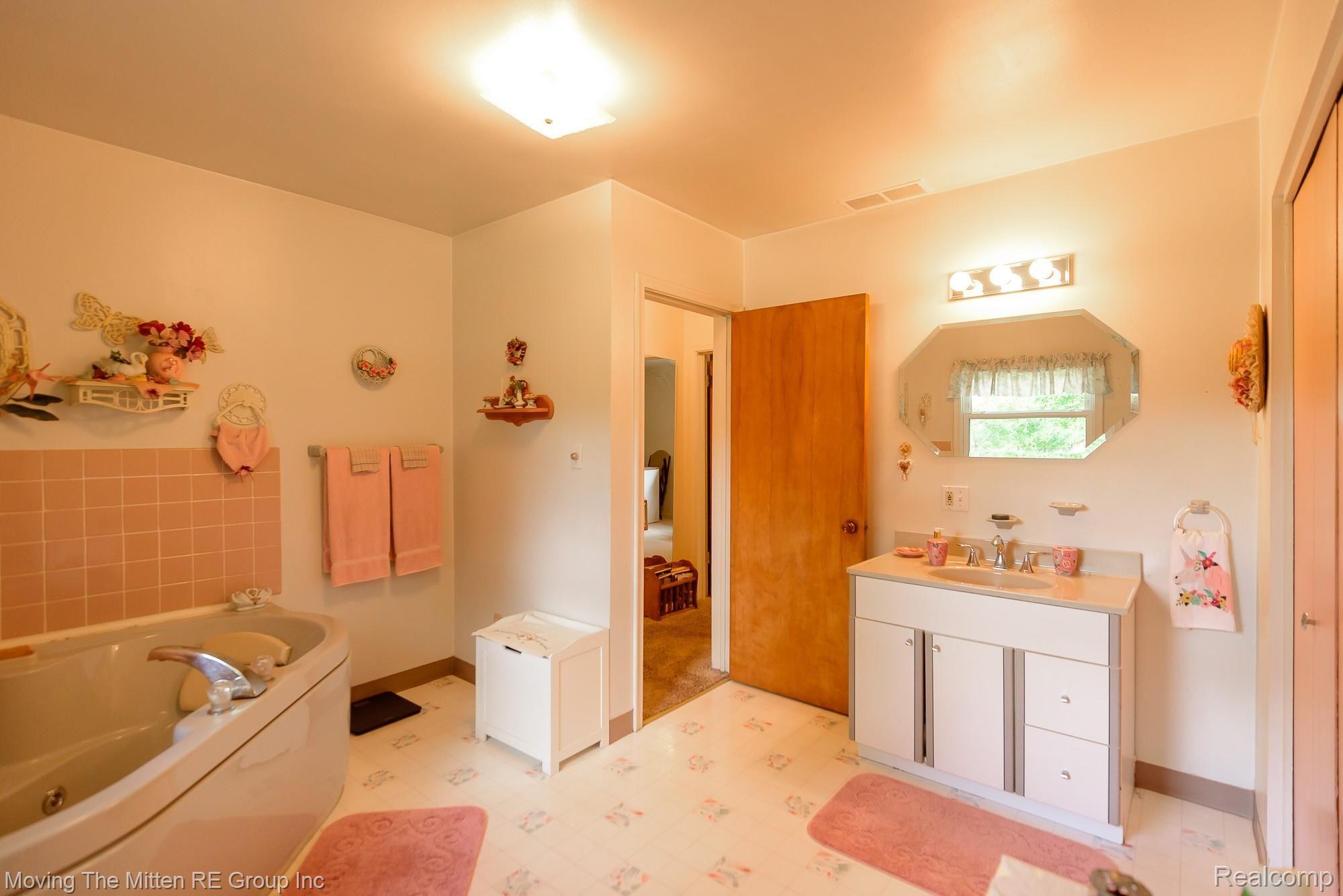 12956 Rawsonville Road Belleville, MI 48111 - Photo 27 of 67 30.jpg