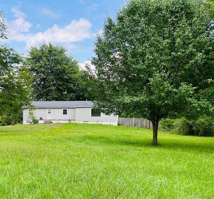 13690 Sumpter Road Carleton, MI 48117 - Photo 2 of 24