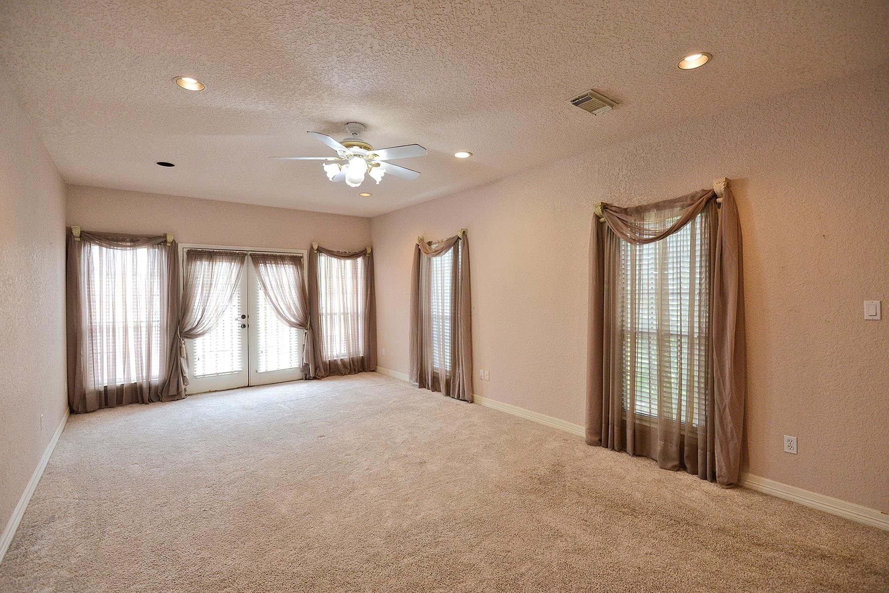 155 Greenhead Point Orange, TX 77630 - Photo 19 of 33