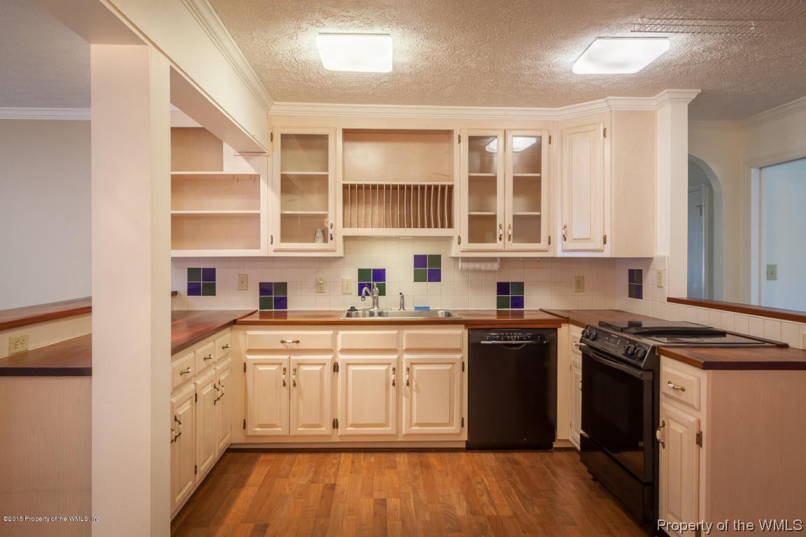 2811 Ironbound Road Williamsburg, VA 23185 - Photo 5 of 27 5 - Kitchen