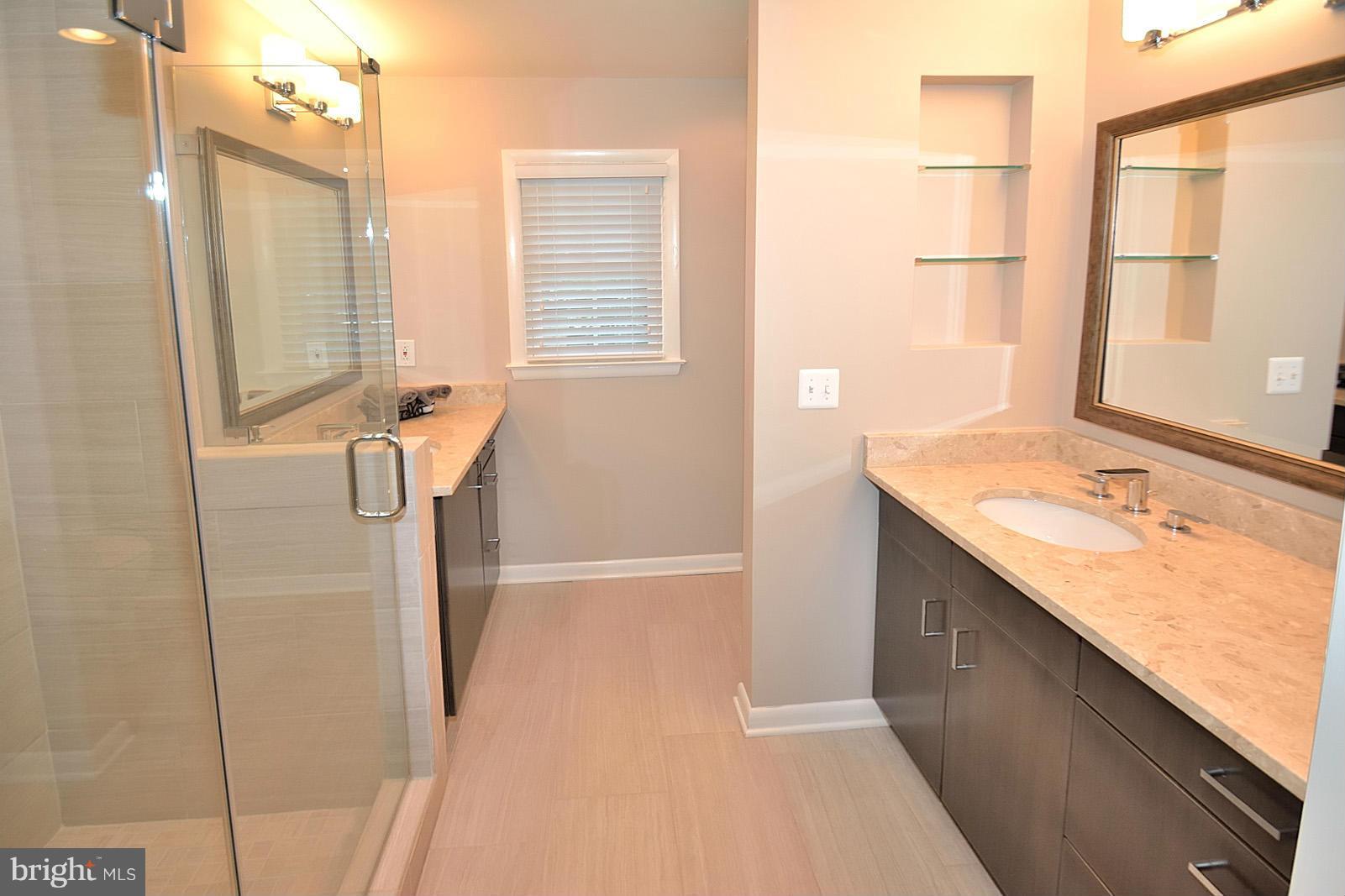 6013 Sherborn Lane Springfield, VA 22152 - Photo 17 of 24 Bath (Master)