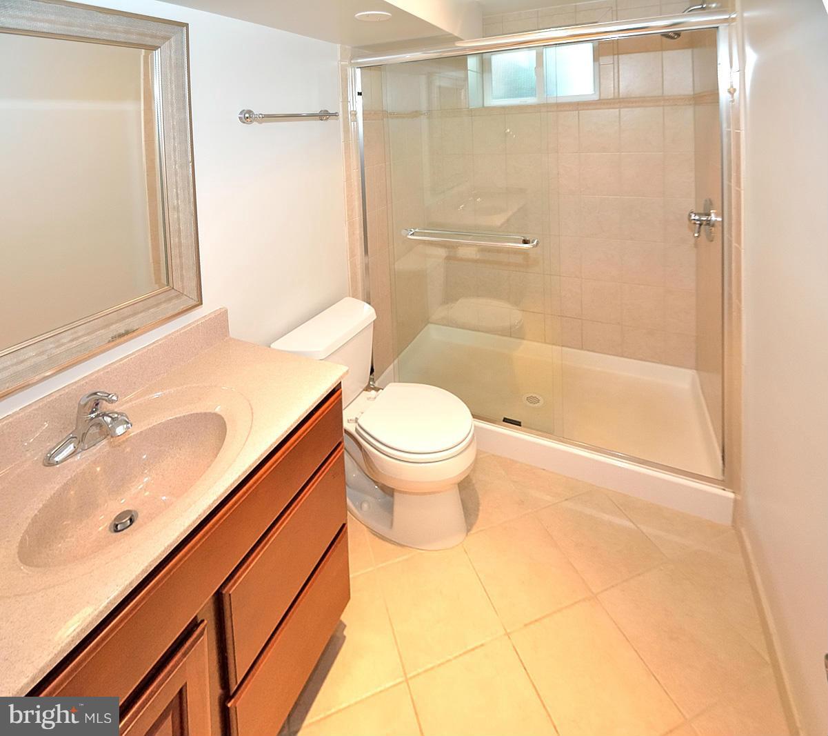 6013 Sherborn Lane Springfield, VA 22152 - Photo 21 of 24 Bath