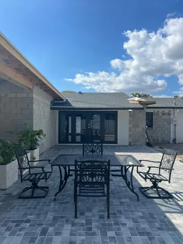 $2,700 | 1122 Woodbine Road, West Palm Beach, FL 33417