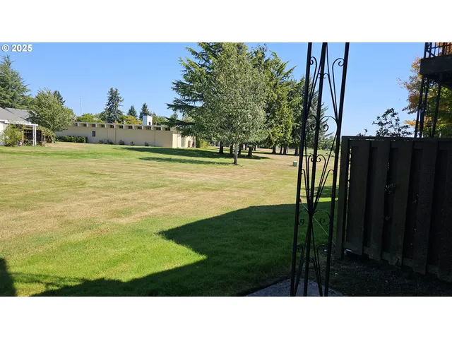 $199,950 | 1722 Northeast Hogan Drive, Unit 103, Gresham, OR 97030