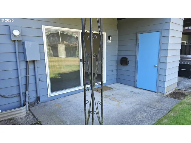 $199,950 | 1722 Northeast Hogan Drive, Unit 103, Gresham, OR 97030