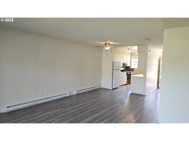 $199,950 | 1722 Northeast Hogan Drive, Unit 103, Gresham, OR 97030