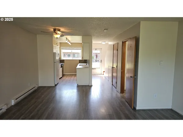 $189,950 | 1722 Northeast Hogan Drive, Unit 103, Gresham, OR 97030