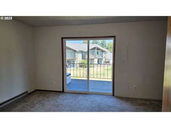 $189,950 | 1722 Northeast Hogan Drive, Unit 103, Gresham, OR 97030