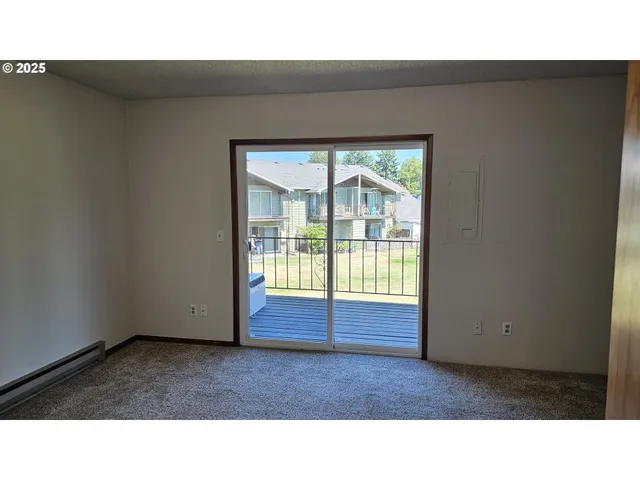 $199,950 | 1722 Northeast Hogan Drive, Unit 103, Gresham, OR 97030