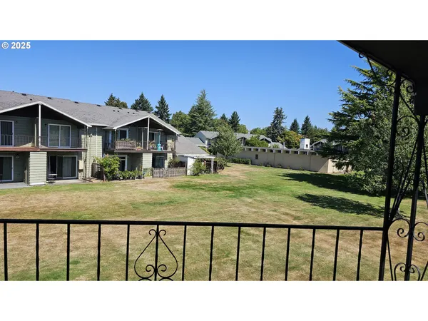 $189,950 | 1722 Northeast Hogan Drive, Unit 103, Gresham, OR 97030