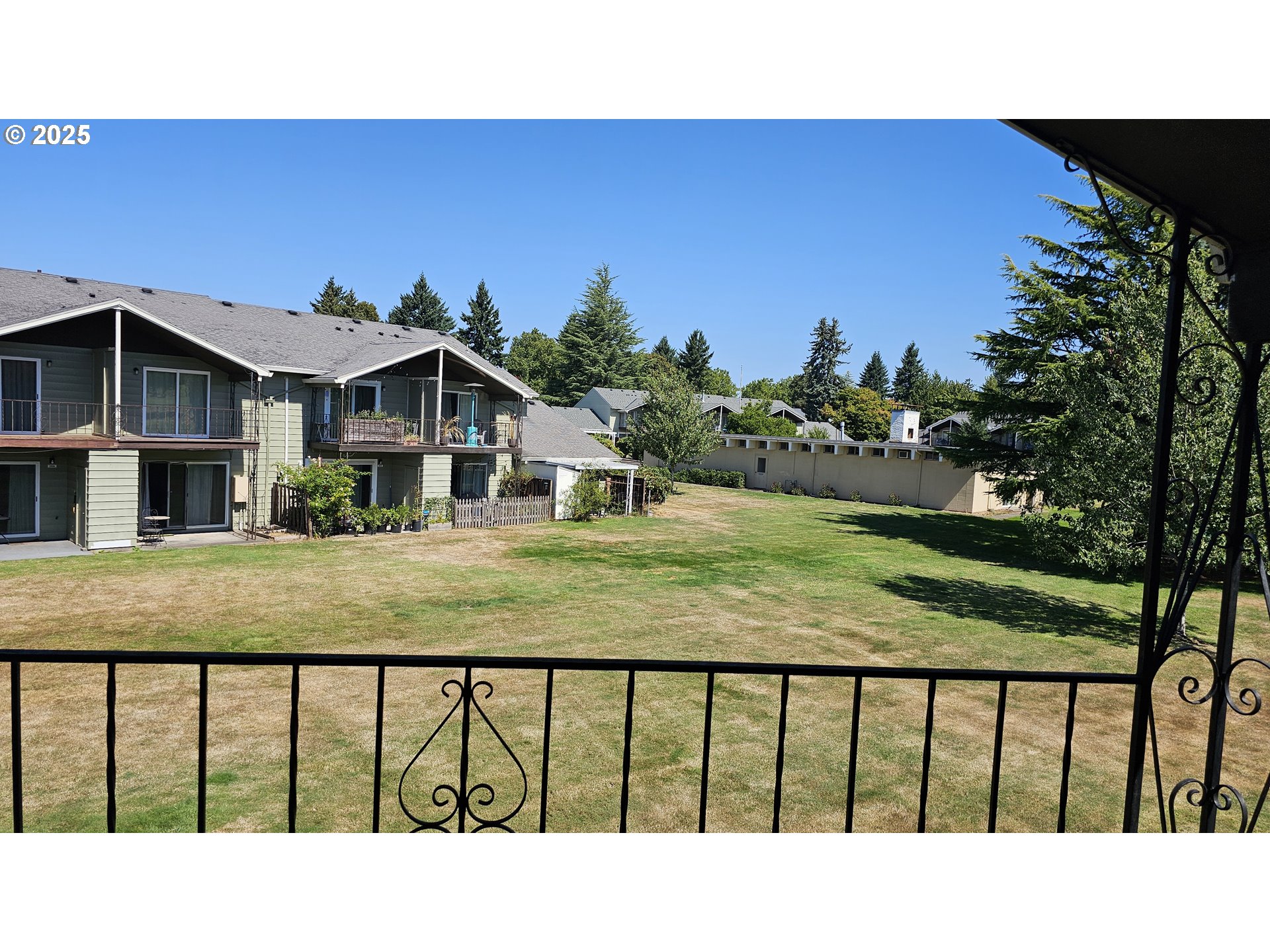 1722 Northeast Hogan Drive, Unit 103 Gresham, OR 97030 - Photo 28 of 42