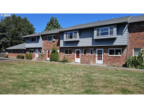 $189,950 | 1722 Northeast Hogan Drive, Unit 103, Gresham, OR 97030