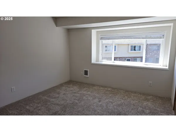 $189,950 | 1722 Northeast Hogan Drive, Unit 103, Gresham, OR 97030